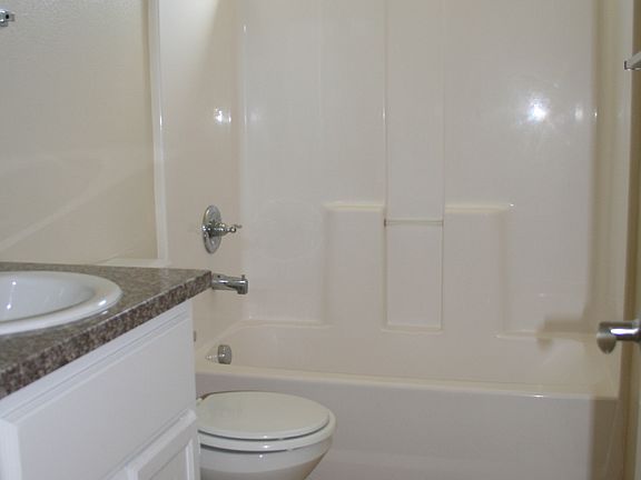 3rd image of 370 Avocado St APT 10