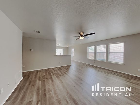4th image of 9420 Goldenview Dr