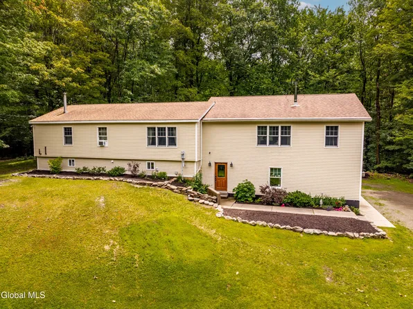 742 Babcock Lake Road, Petersburgh, NY 12138