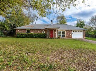 1300 N Rodeo St, Gladewater, TX 75647