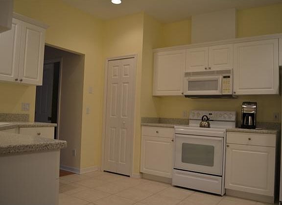 5th image of 1426 Coral Ave
