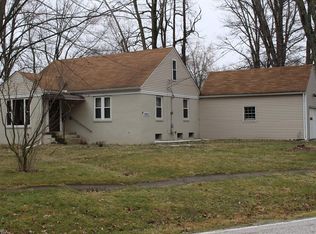 24913 Florence Ave, North Olmsted, OH 44070