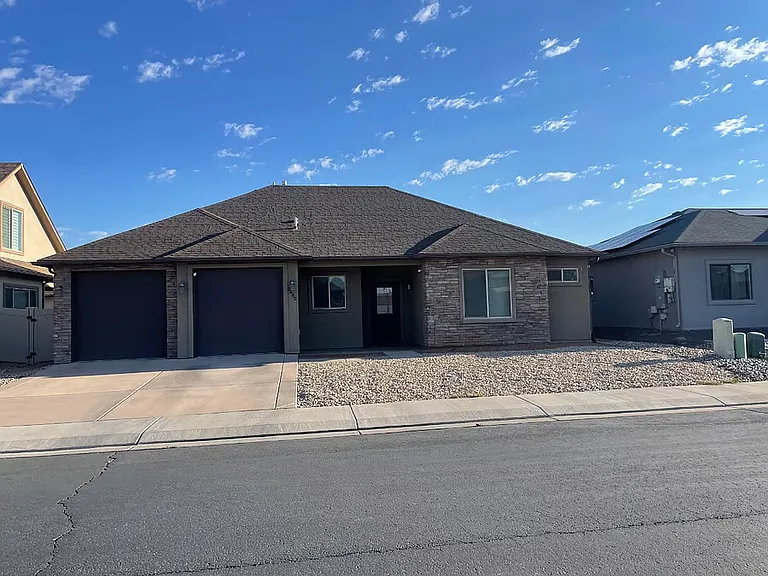 2480 Tiptop Ave — Photo 1