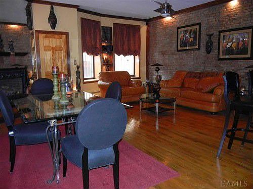 3rd image of 1098 Jackson Ave
