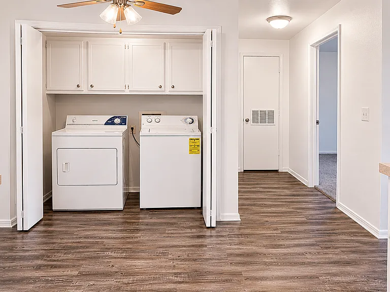 Cape Cod Apartments — Photo 15