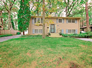 141 Hillside Ave, Grayslake, IL 60030