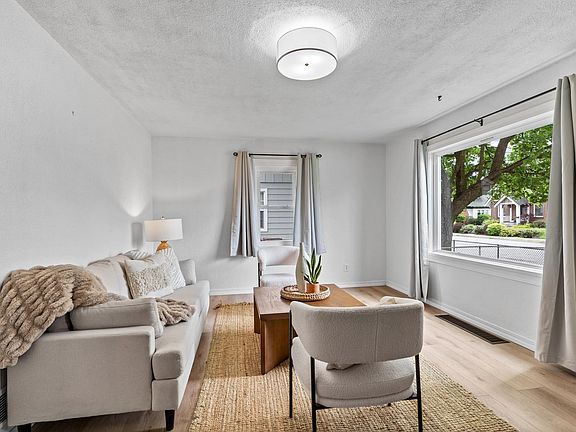 3rd image of 303 E Liberty Ave