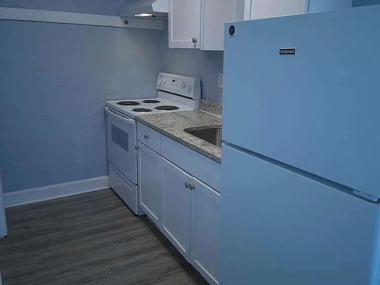 2454 Benton Blvd — Photo 2