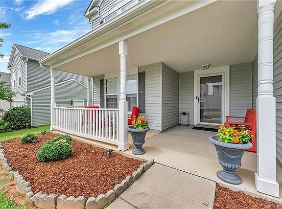 3rd image of 6025 Shamrock Green Dr