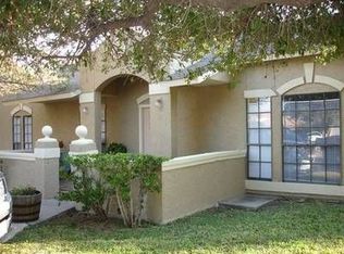 601 Saint James Dr APT 19, Laredo, TX 78041