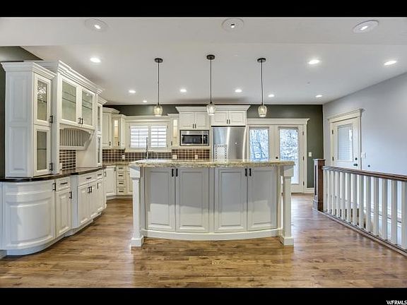 3rd image of 1334 E Skyview Dr