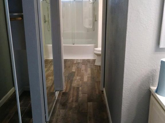 3rd image of 2653 Independence Ave