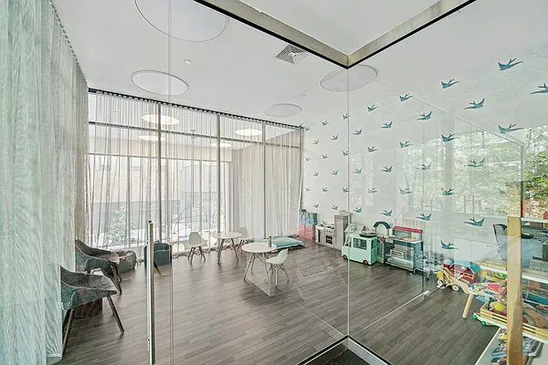 Rented by Greystar | media 23