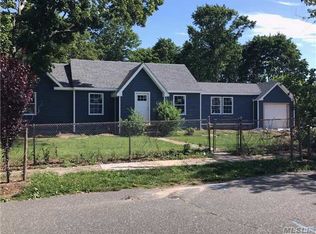 33 2nd Ave, Central Islip, NY 11722