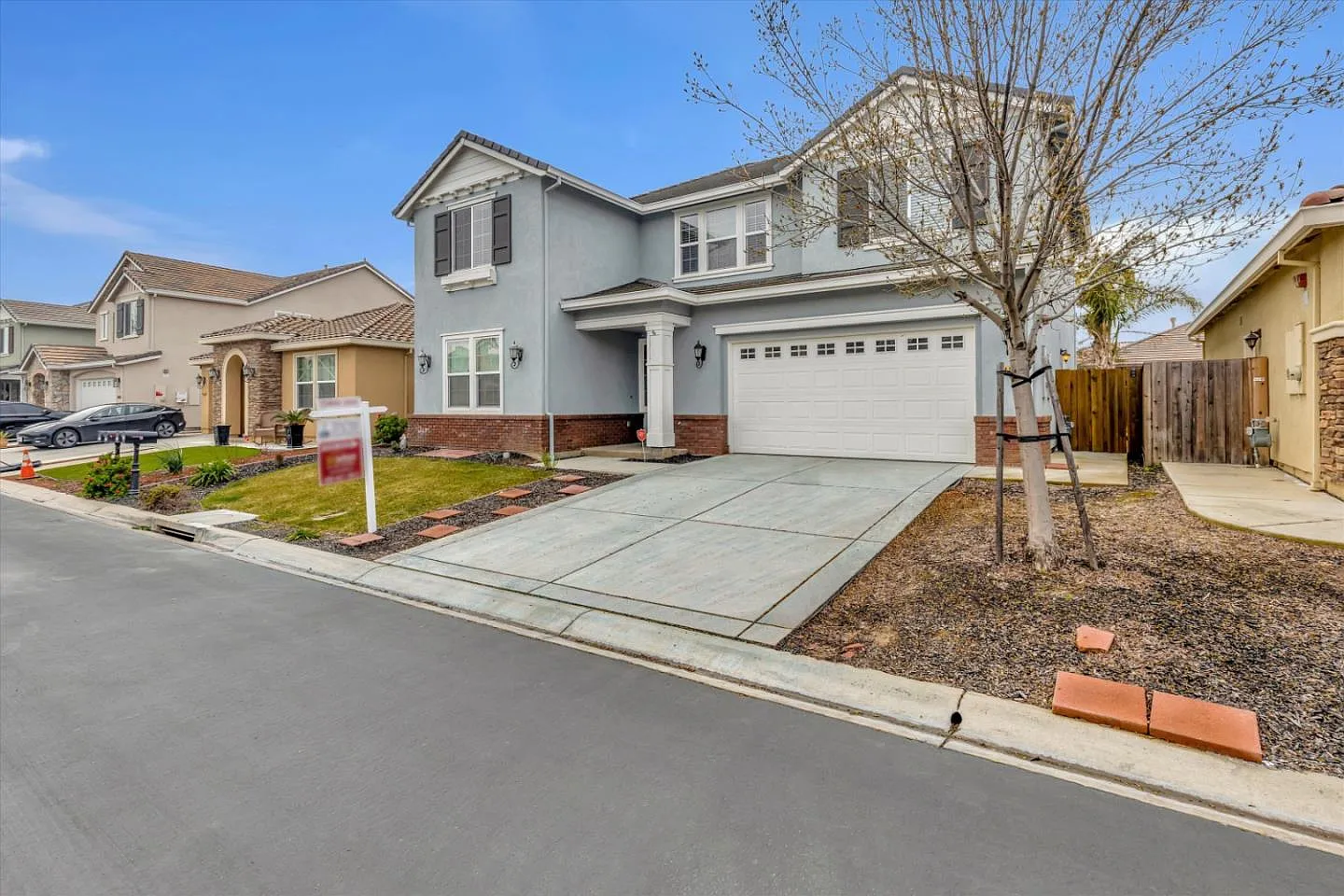 8458 Pinehollow Cir photo 1