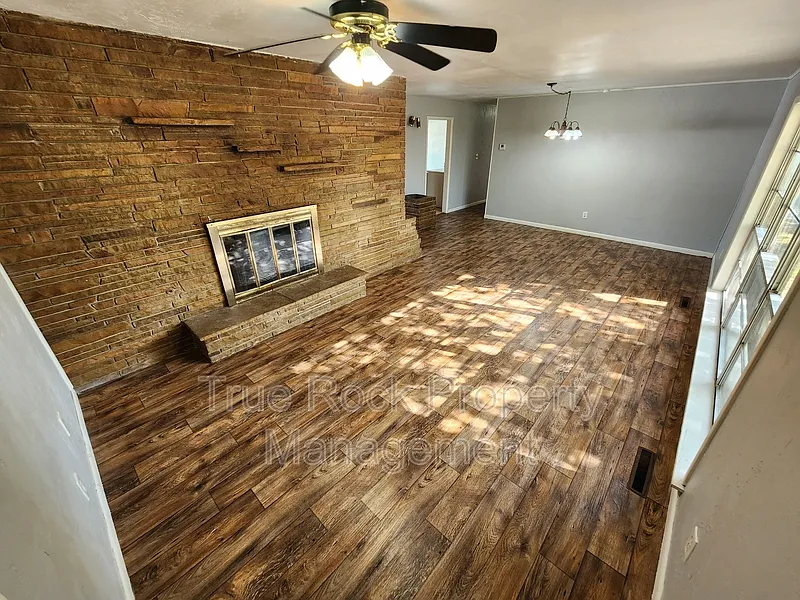 3 bed, 2.0 bath, $1,450 — Photo 4