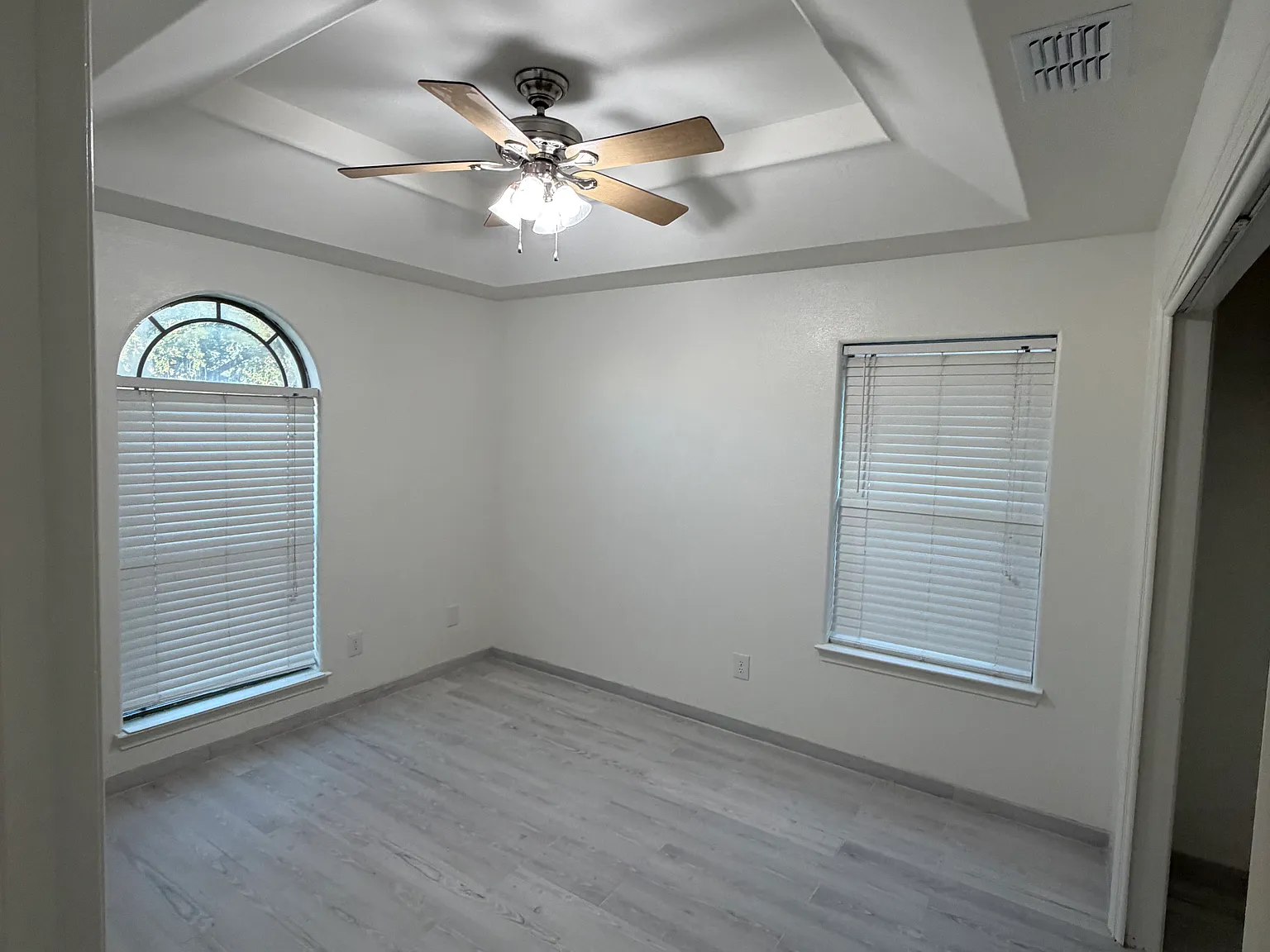 2 bed, 980 sqft, $1,000 — Photo 4