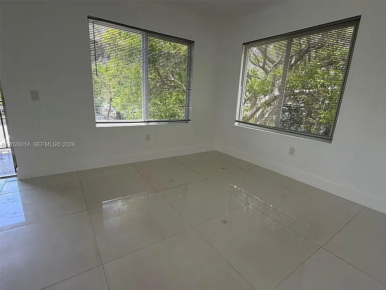 44 NW 10th Ave #3 — Photo 10