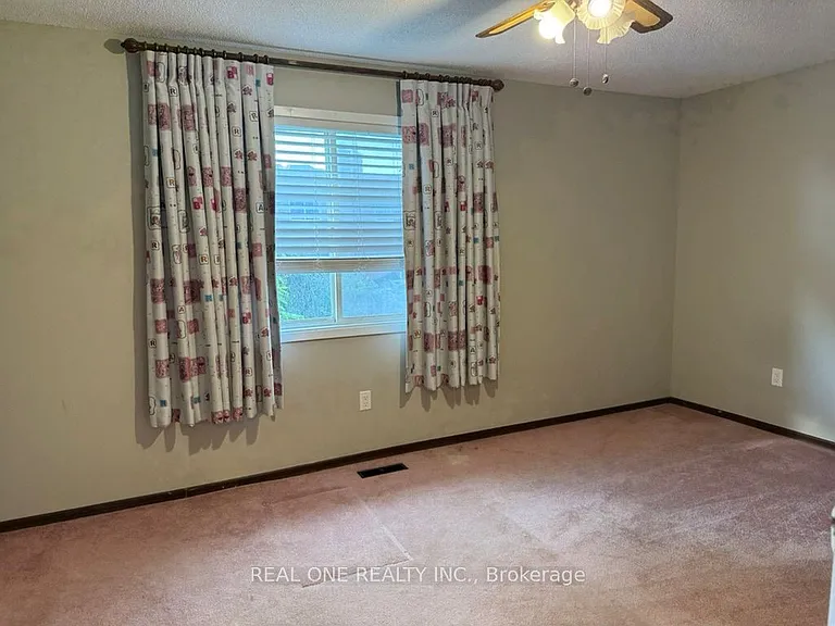 2 Maitland Dr — Photo 11