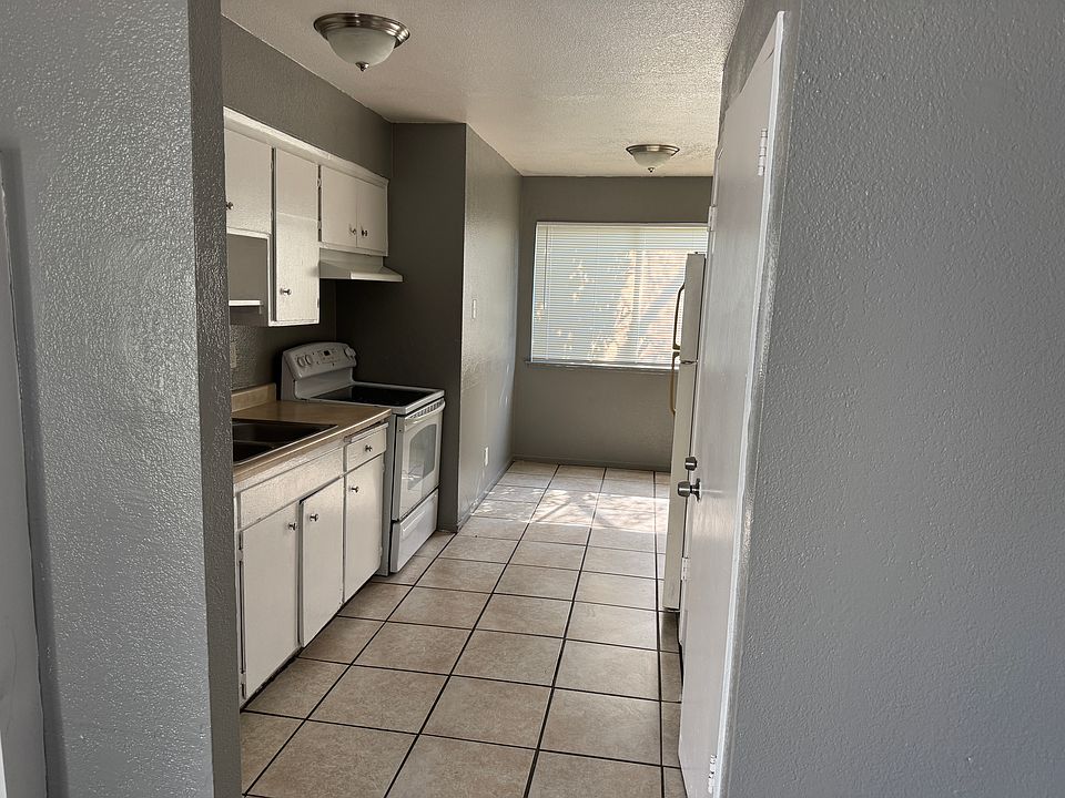 2nd image of 460 N Calaveras St #101