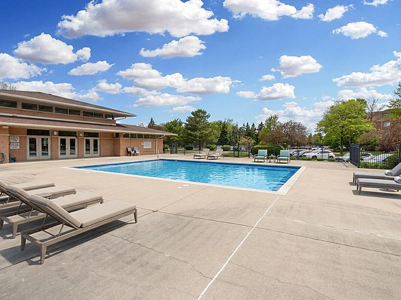 5th image of 710 Creekside Dr #302