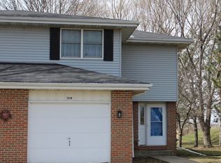 1318 Deerpath Dr, Morris, IL 60450