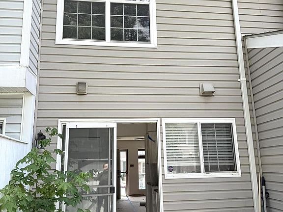 2nd image of 83 Sudbury Sq