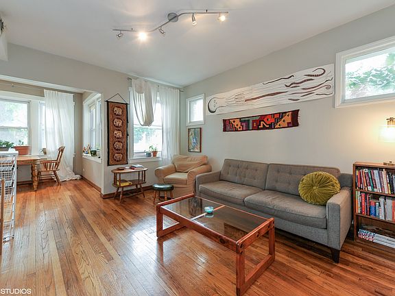 2nd image of 4600 N Saint Louis Ave APT 1S