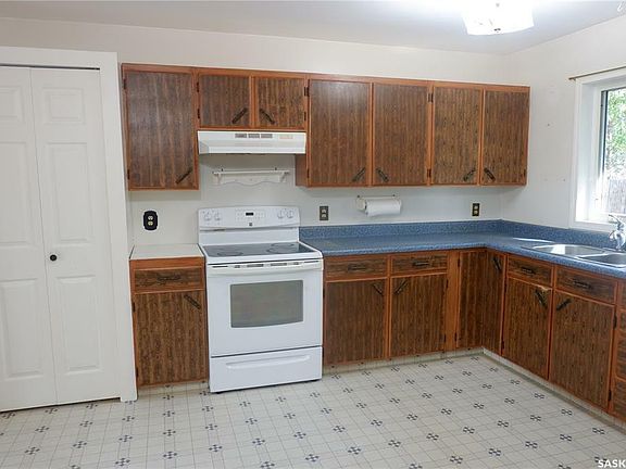 4th image of 507 4th Ave W