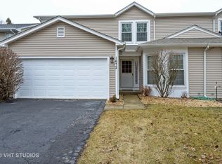 1672 Estate Cir, Naperville, IL 60565
