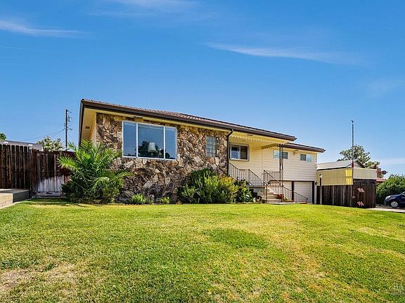 4th image of 920 Flores Way