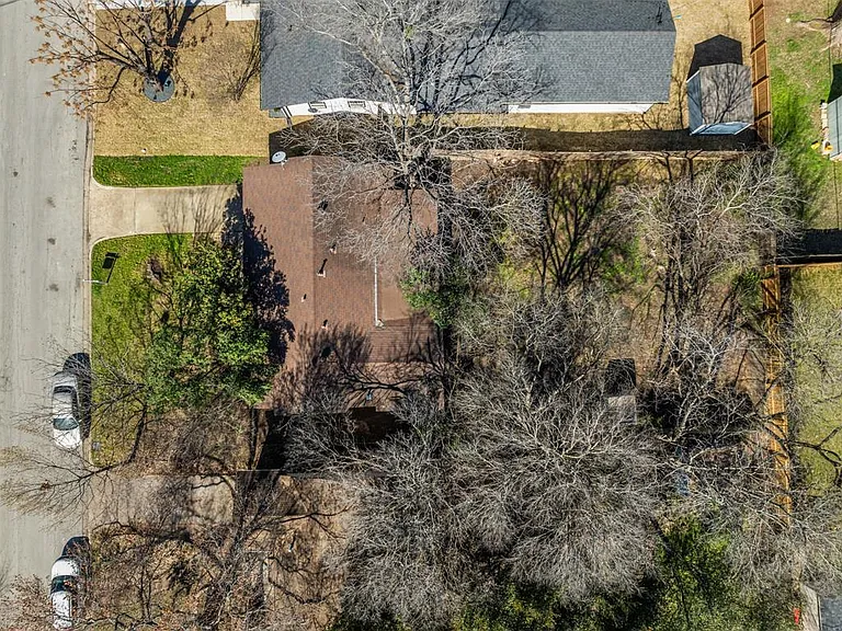 2705 Sherwood Ln — Photo 17