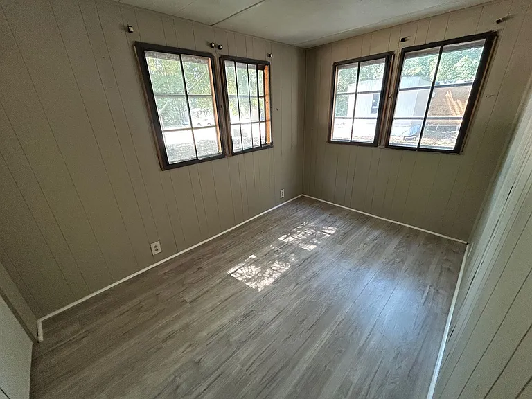 4502 E Old Marion Hwy #7 — Photo 8