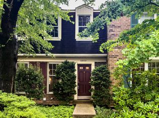 6903 Lafayette Park Dr, Annandale, VA 22003