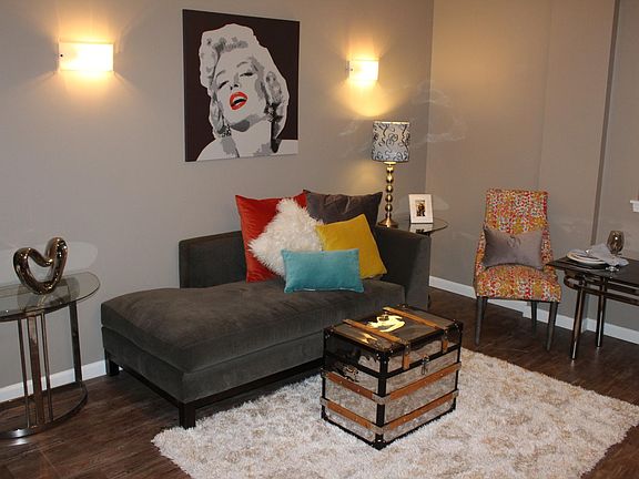 2nd image of 4242 Lindell Blvd Ste 1