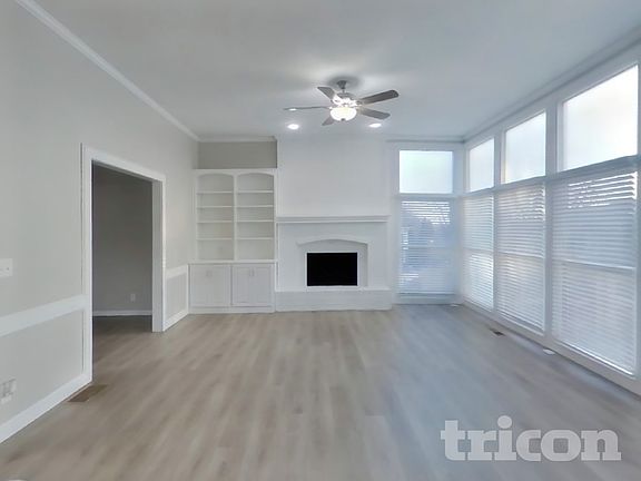 3rd image of 15841 W Beckett Ln
