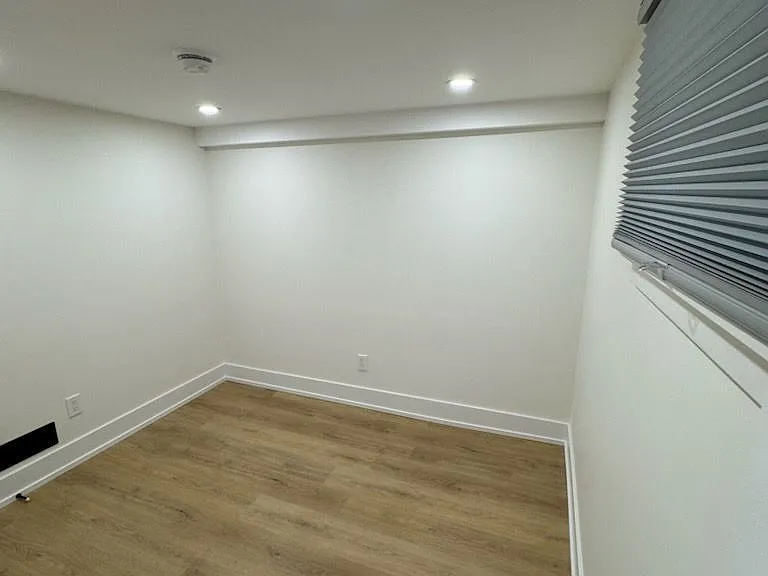 82 Cleta Dr #LOWER BASEMENT — Photo 10