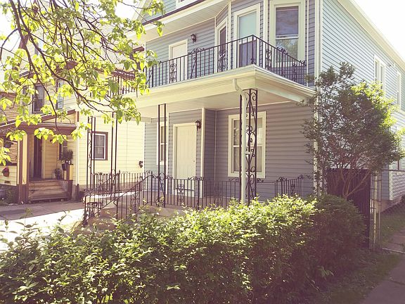 3rd image of 54 Tuxedo Pl #1