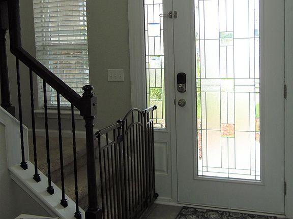 3rd image of 861 Glendale Ln