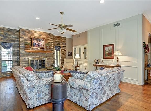 4th image of 3406 Woodbridge Dr