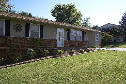 1st image of 7421 Meadowbrook Cir