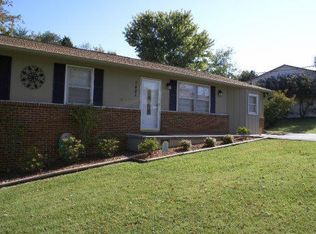 7421 Meadowbrook Cir, Knoxville, TN 37918