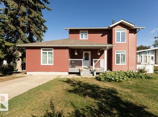 9831 98th St, Westlock, AB T7P2A2