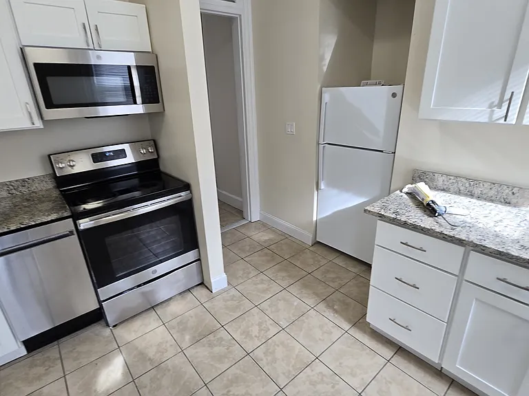 714 State St #1 — Photo 13