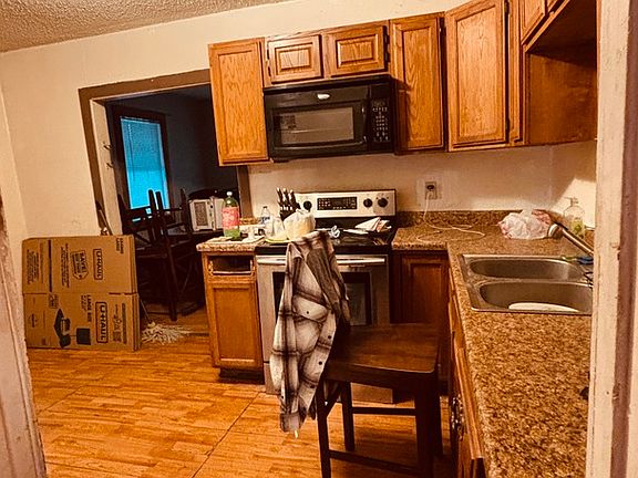 5th image of 2033 W Laurel
