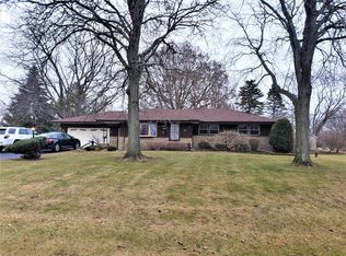 14401 W Sun Valley Dr, New Berlin, WI 53151