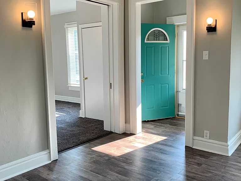1018 Rockhill St #1 — Photo 5