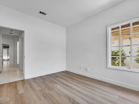 5th image of 292 Saint Thomas Dr