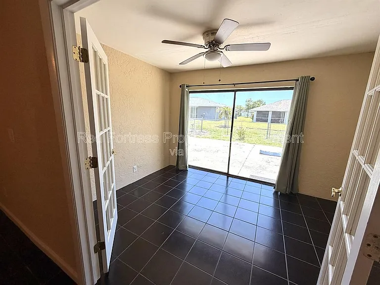 4114 Skyline Blvd #B — Photo 13