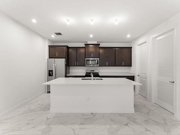 2nd image of 900 SW Newfield Avenue